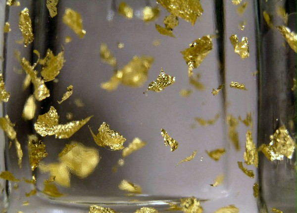 Gold wasser vẩy vàng