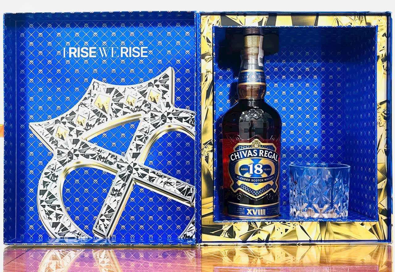 Chivas Regal 18 Gold Signature hộp quà 2025