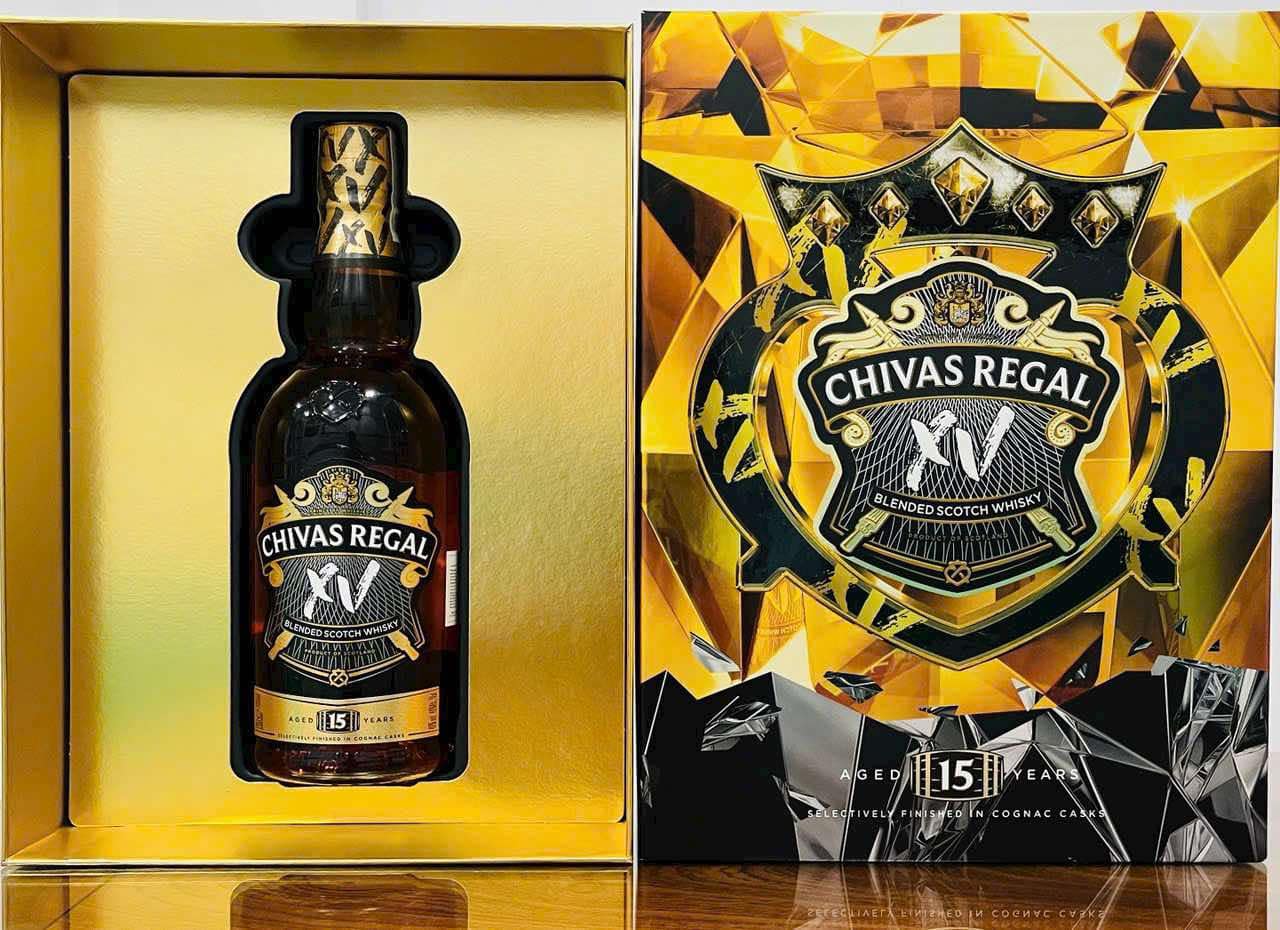 Chivas Regal XV hộp quà 2025