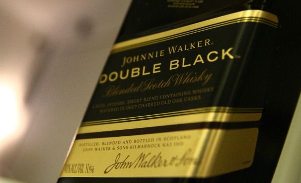 ruou ngoai ruou Johnnie Walker Double Black