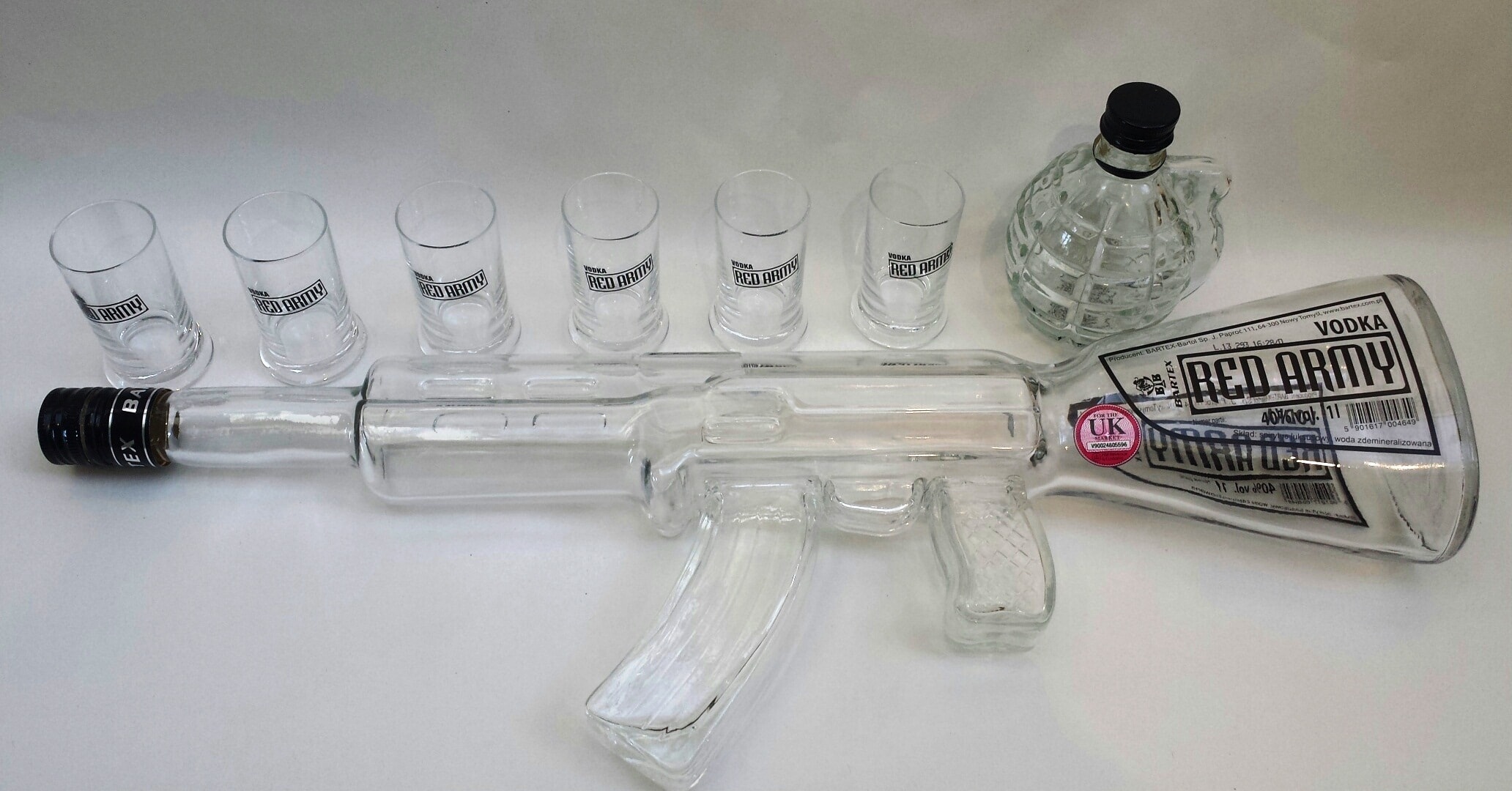 Vodka Red Army hình súng AK