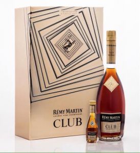 Remy Martin Club hộp quà 2017