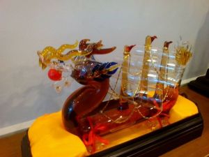 Rượu hình thuyền rồng