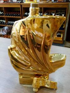 Rượu Hình Cánh Buồm vàng